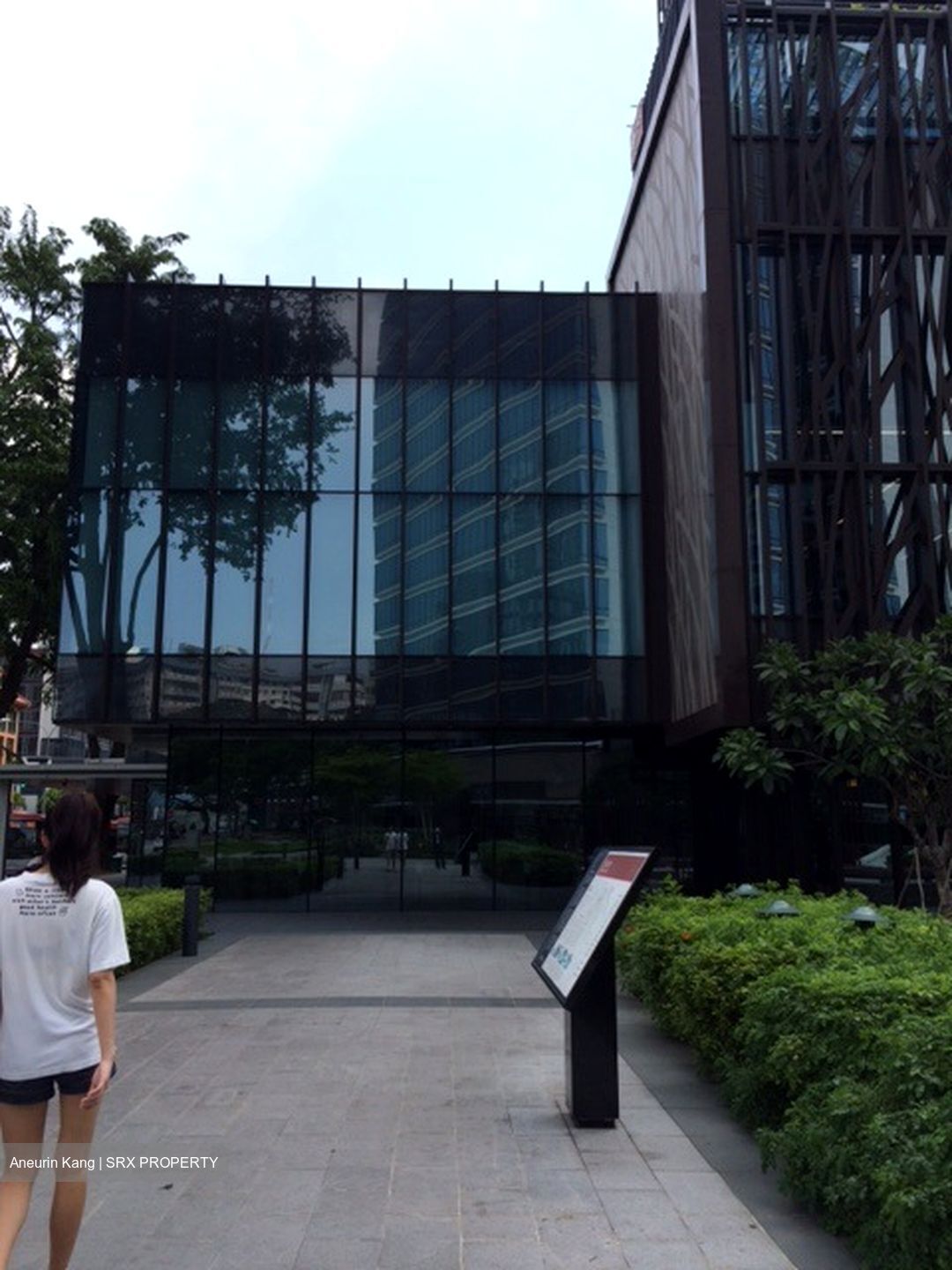 Zhongshan Mall (D12), Office #581829491